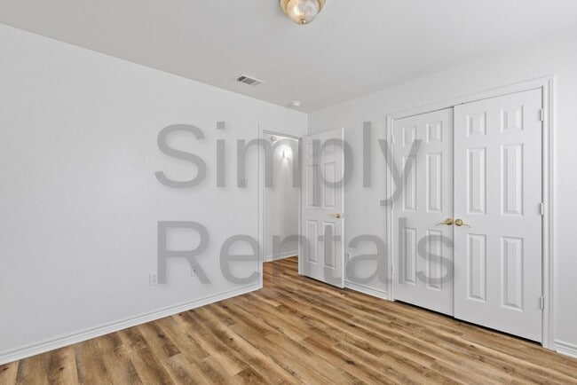 Building Photo - 1412 Hemphill St