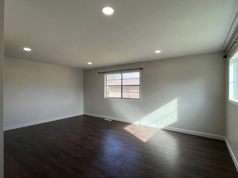 Living Room - 1618 E 3rd Ave