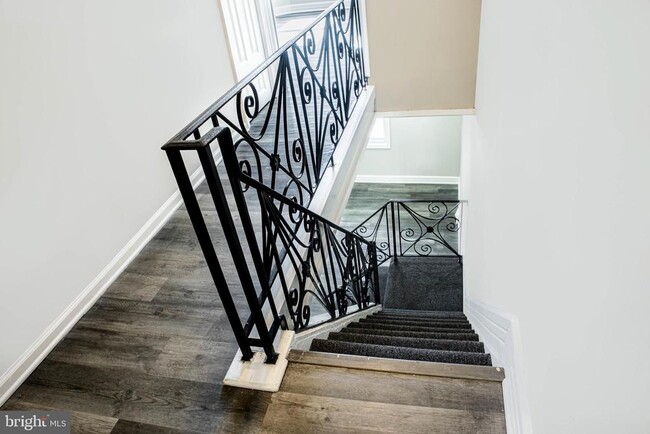 Building Photo - 2137 Mifflin St