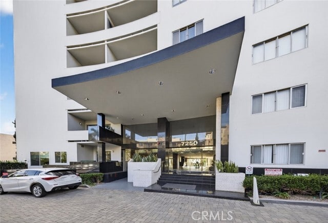 Building Photo - 7250 Franklin Ave