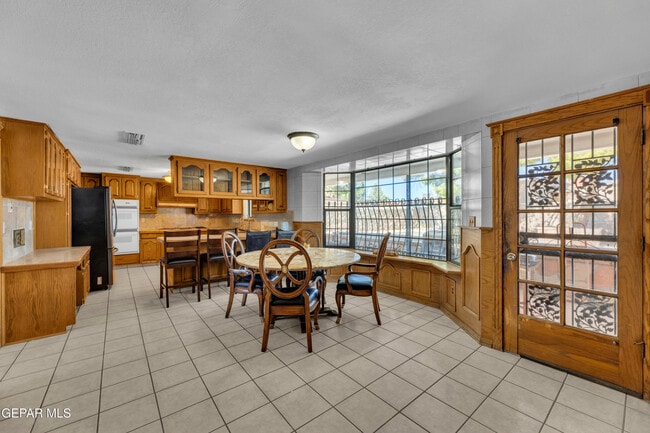 Building Photo - 2153 Trawood Dr