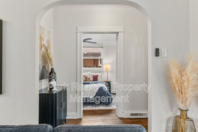 Building Photo - 2742 W Denver Pl