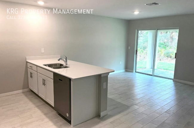 Building Photo - 3020 N Lakewood Rd