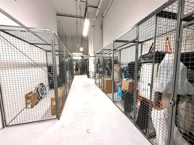 Building Photo - 301 Quay Cmn