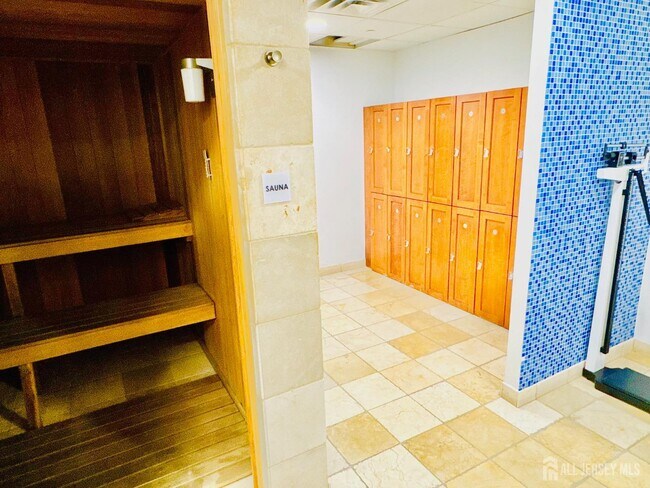 Building Photo - 1 Spring St