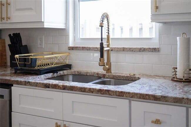 Building Photo - 1897 Dolphin Blvd S