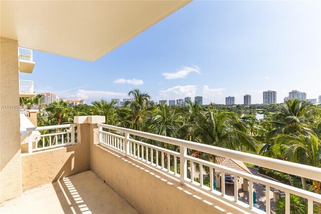 Building Photo - 19501 W Country Club Dr