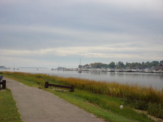 Building Photo - 18 Prospect St