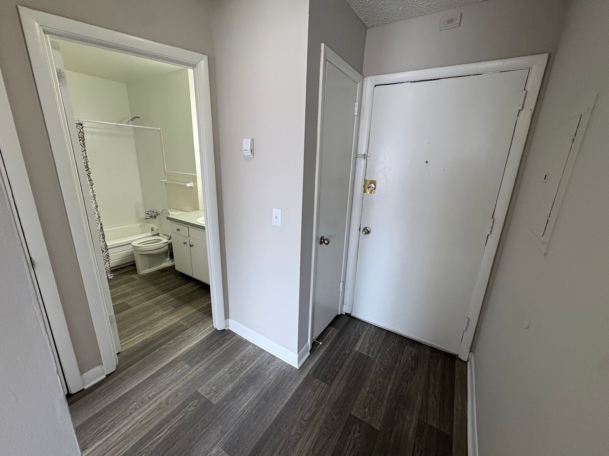 Building Photo - 1005 Hickory Hill Ln