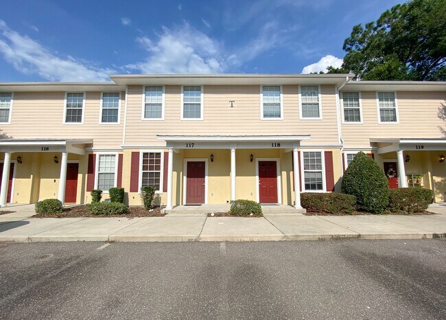 Building Photo - 2508 SW 35th Pl