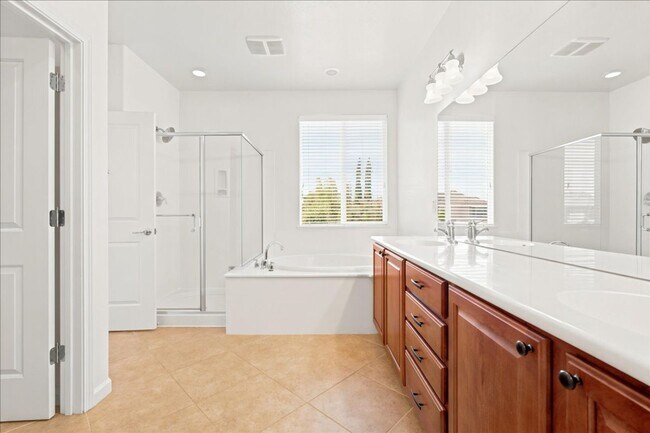 Building Photo - 3169 Parkham Dr