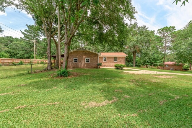 Building Photo - 302 Antler Dr