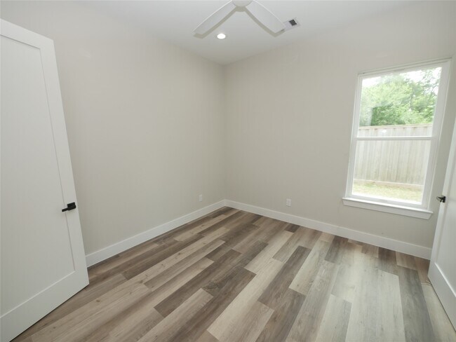 Building Photo - 7350 Cayton St