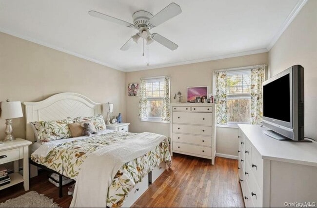 Building Photo - 23 N Westbury Rd