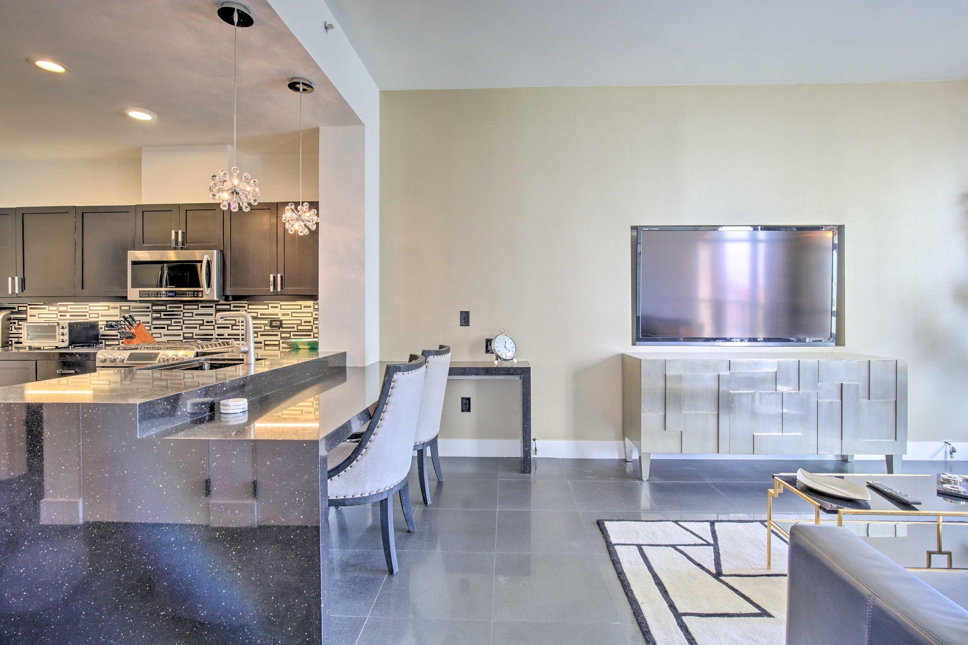 Building Photo - 530 K St