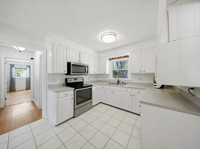 Building Photo - 311 Lockner Rd