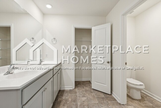 Building Photo - 702 Newtons Wy