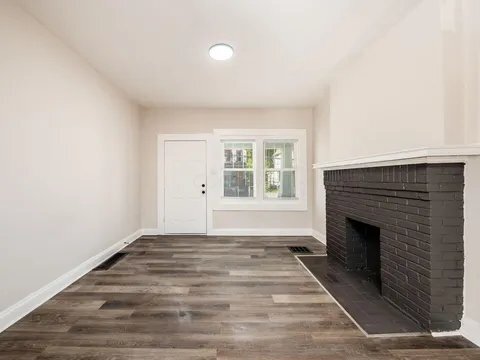 Building Photo - 154 N Central Ave
