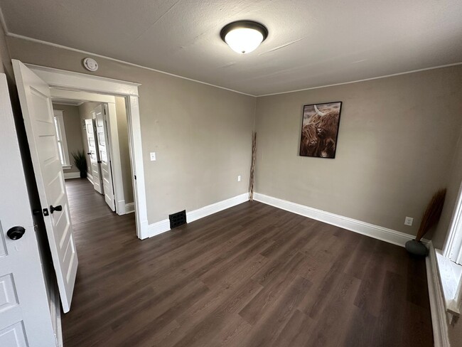 Building Photo - Newly remodeled 3 bed, 1 bath home for ren...