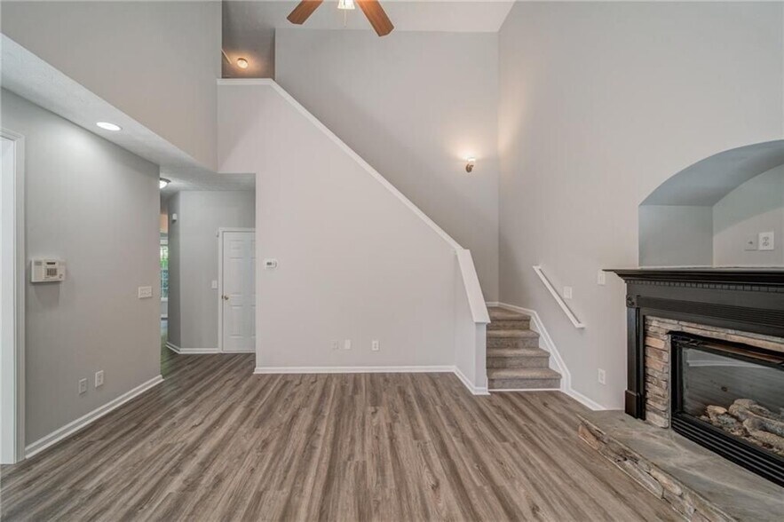 Building Photo - 132 Diamond Ridge Ave