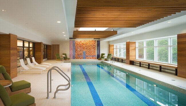 Building Photo - 215 E 96th St