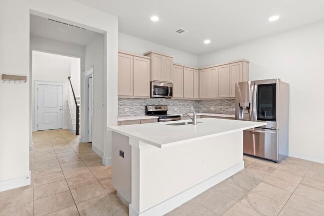 Building Photo - 13001 Hymeadow Dr