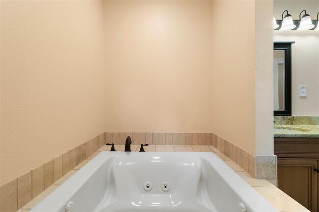 Building Photo - 216 N Mt Rushmore Dr