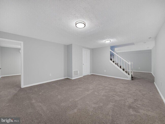 Building Photo - 801 High Plain Dr