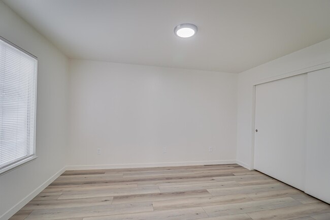 Building Photo - 5400 Dunsmuir Rd