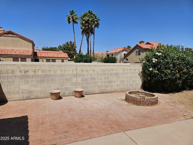 Building Photo - 1530 E Mineral Rd