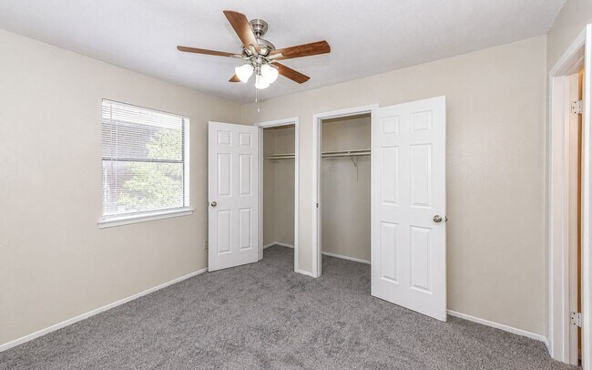 Building Photo - 1224 Westway Cir