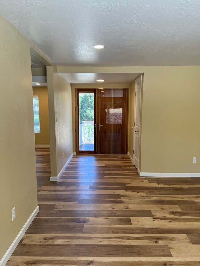 Building Photo - Newly remodeled three bedroom, two bath home - Available Late May