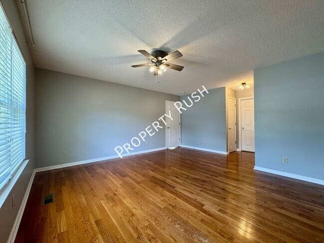 Building Photo - 53 Spring Wind Cir