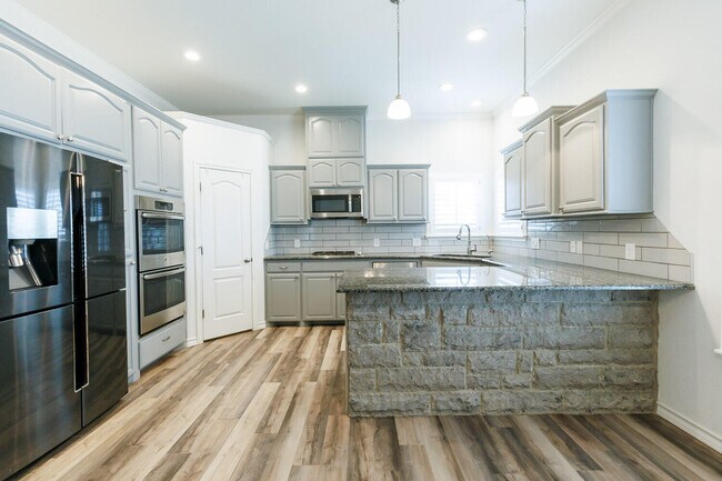 Building Photo - 208 Berkshire Ave