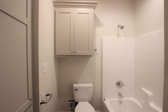 Building Photo - Luxury 3 Bedroom 2 Bath Townhomes in Bulla...
