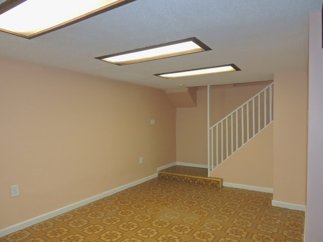 Building Photo - Renovated 3 Bedroom Colonial!