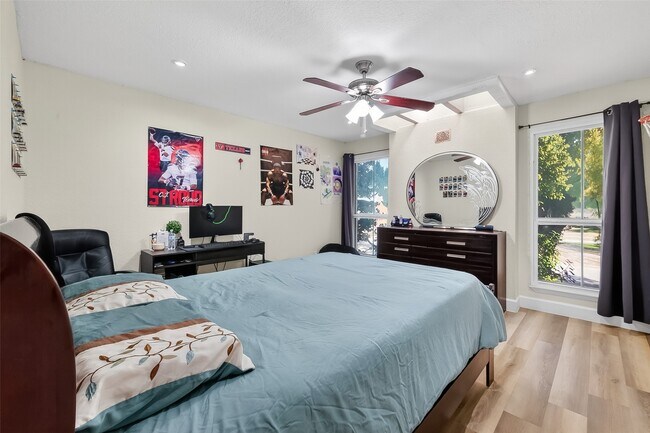 Building Photo - 3200 S Gessner Rd