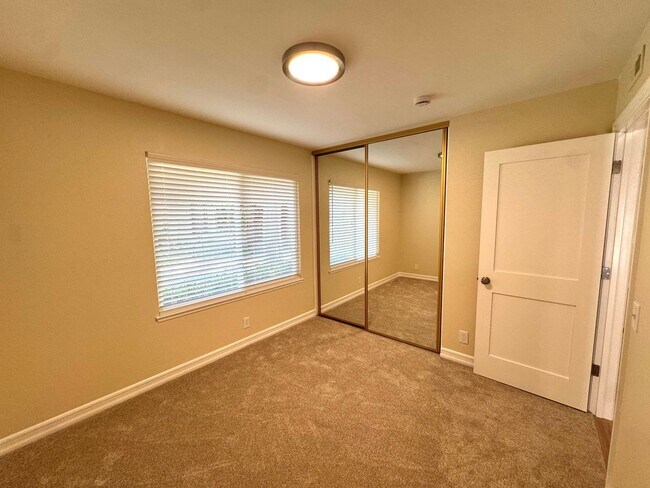 Building Photo - Beautifully Updated 3 Bedroom, 2 Bath with Private Yard