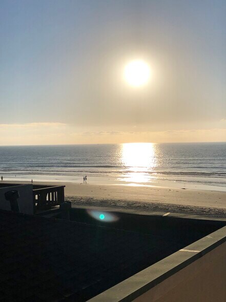 Amazing views from lying in bed in the Crow's nest bedroom - 3261 Ocean Front Walk