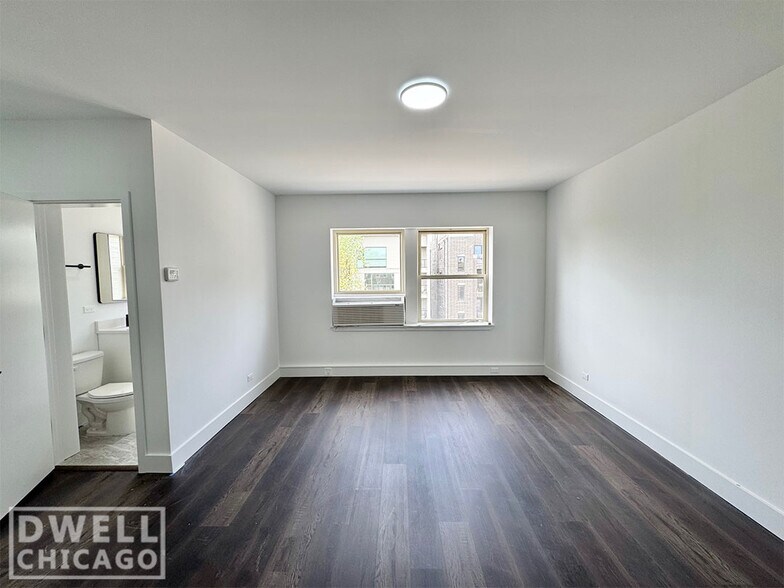 Building Photo - 5600 N Ashland Ave