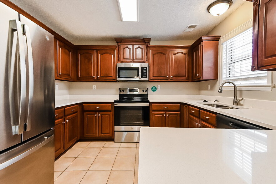 Building Photo - 184 Pebble Creek Cove E