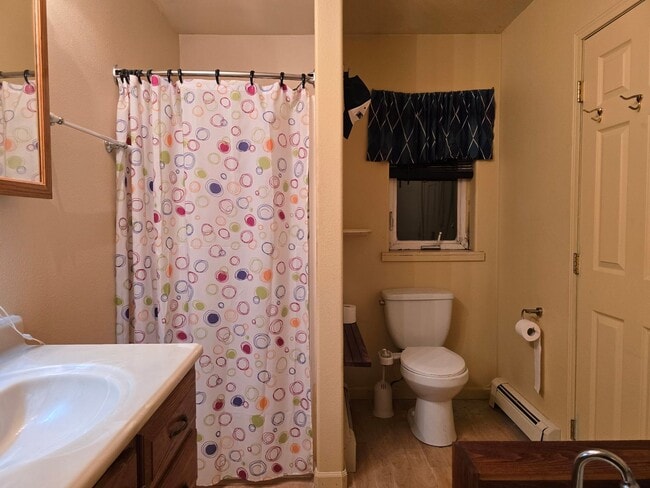 Building Photo - 3BR/2BA Home on 2 Acres – 2 Car Garage & Pet Friendly