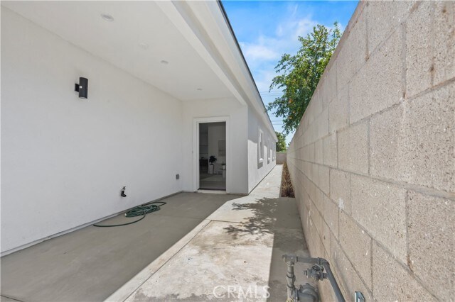 Building Photo - 1056 Walter Ave