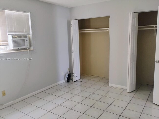 Building Photo - 2040 Funston St