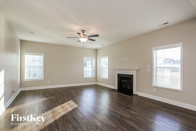 Building Photo - 61 Twelve Oaks Dr