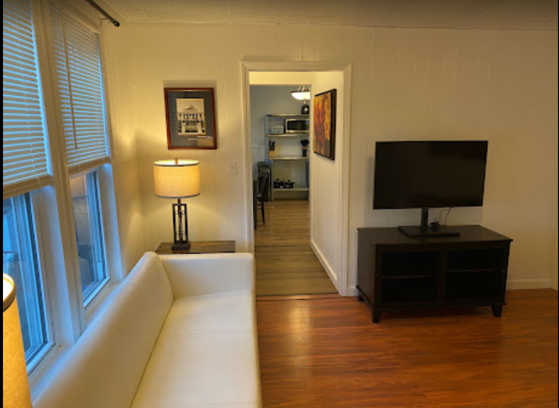 Building Photo - 46 Oak Ter