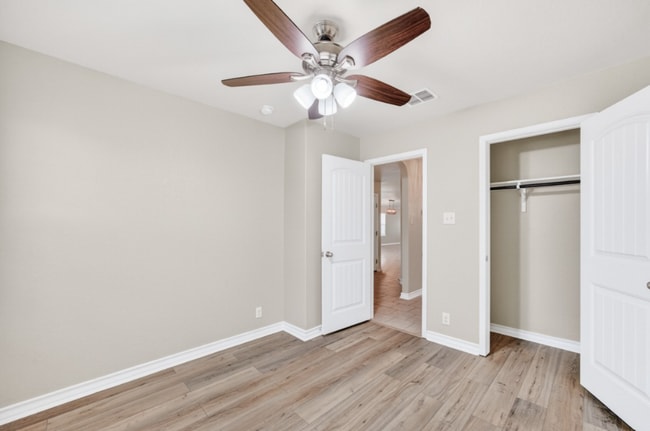 Building Photo - 8745 Ironwood Hill