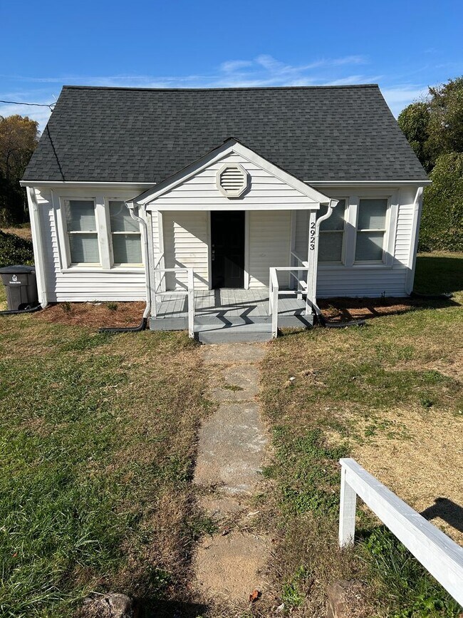 Primary Photo - 2923 Old Greensboro Rd