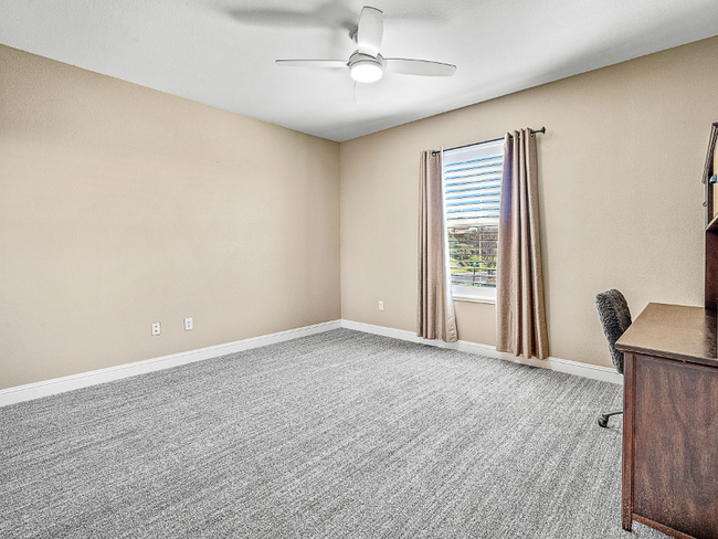 Building Photo - 1022 Gamay Dr