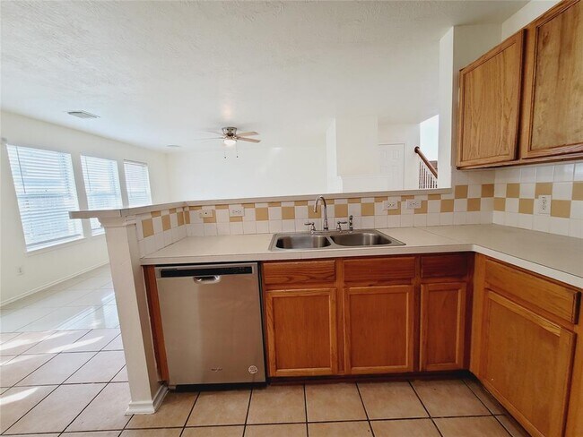 Building Photo - 3807 Brook Garden Ln